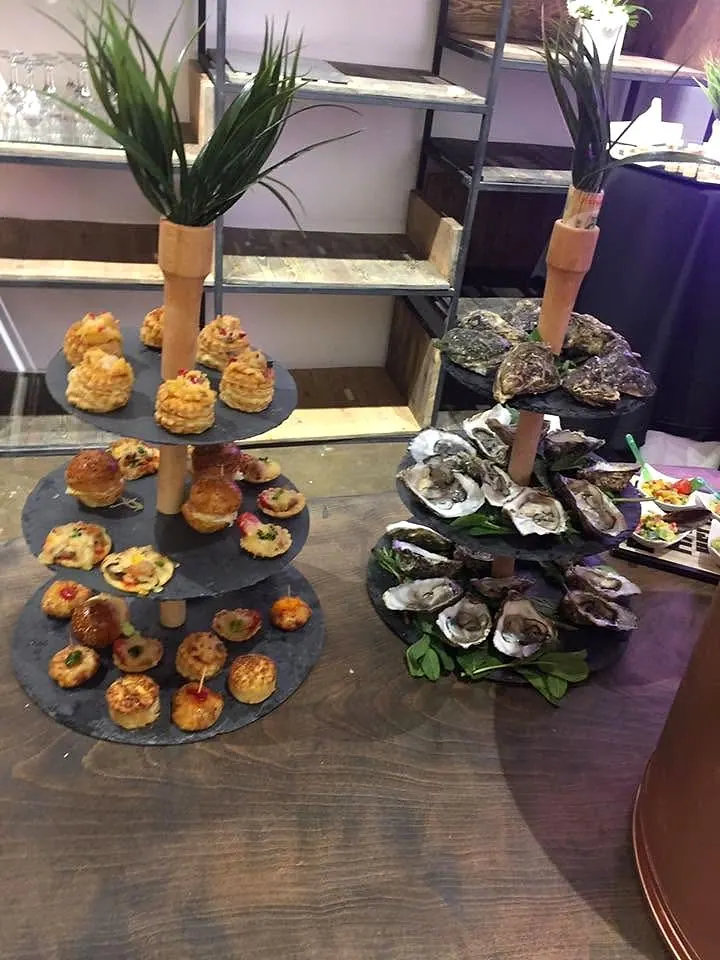 Slate tiers: oysters and bites